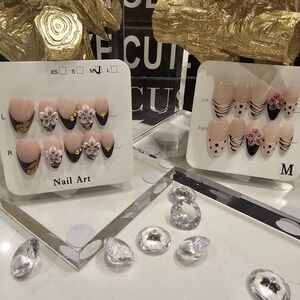 Floral Pink and Black Press-On Nail Set with Gold Accents